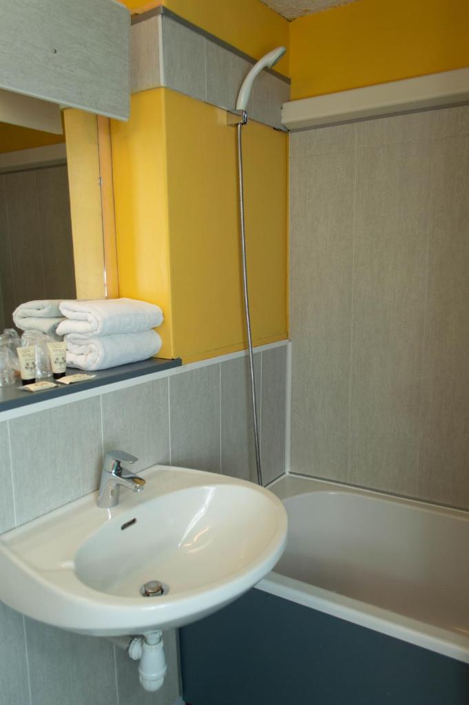 Hotel les Tourrades photo 2