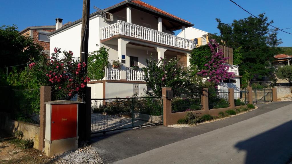 Apartment Ana photo 2