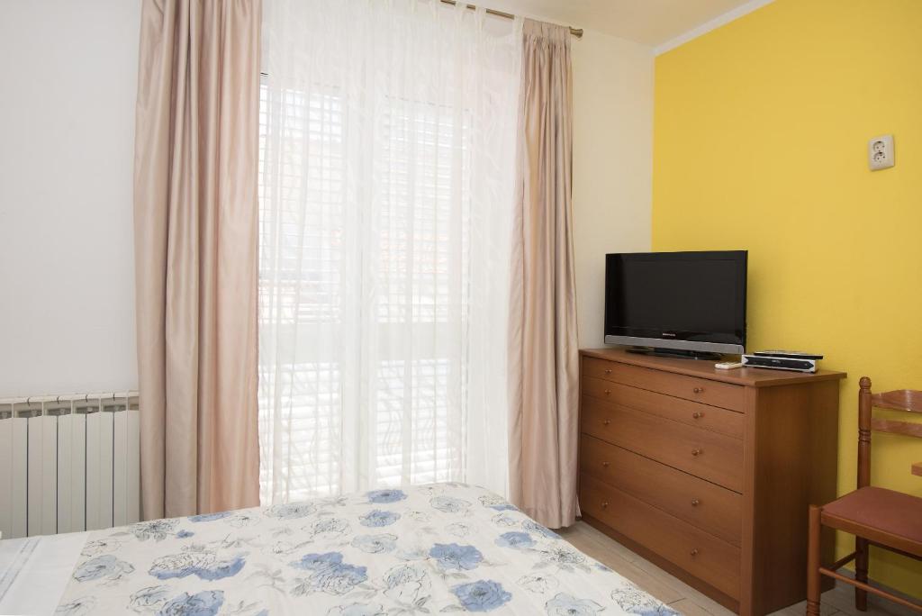 Апартаменты (Апартаменты с 1 спальней и видом на море), Apartments Lovrić