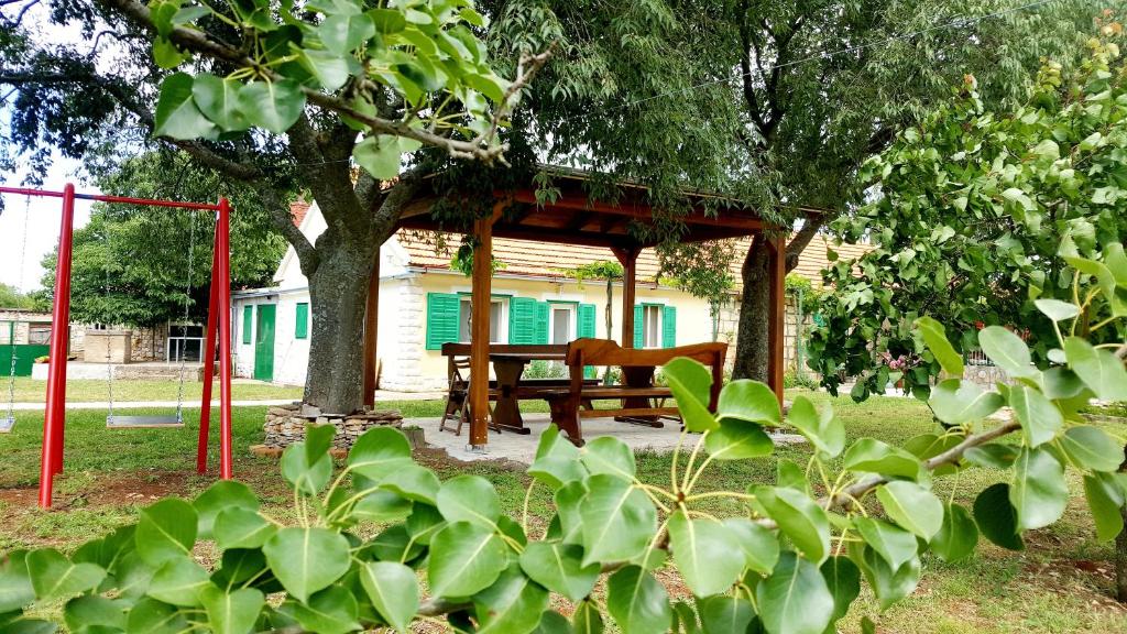 Village House Fafarinka - close to Krka National Park photo 1