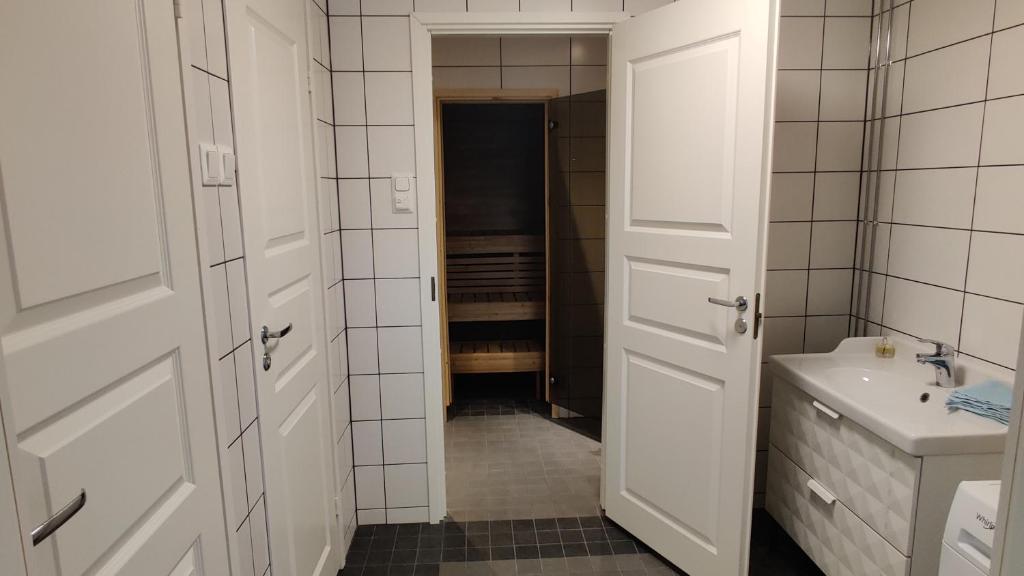 Apartments, 4 rooms + sauna photo 2