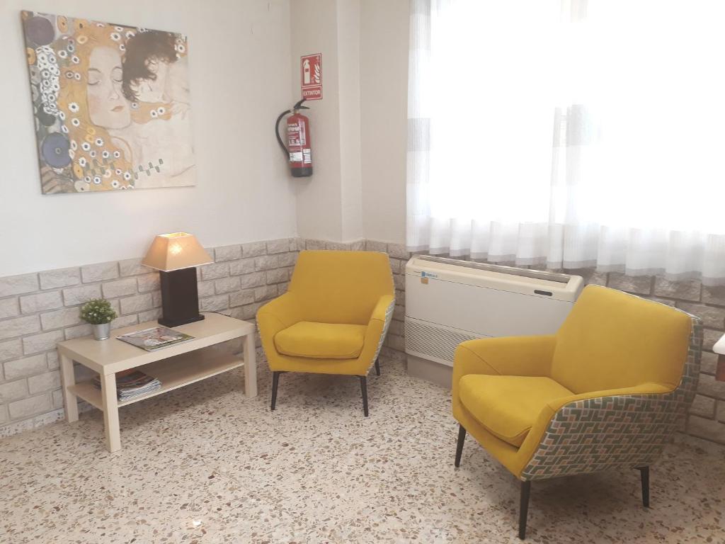 Hostal Moreno photo 2