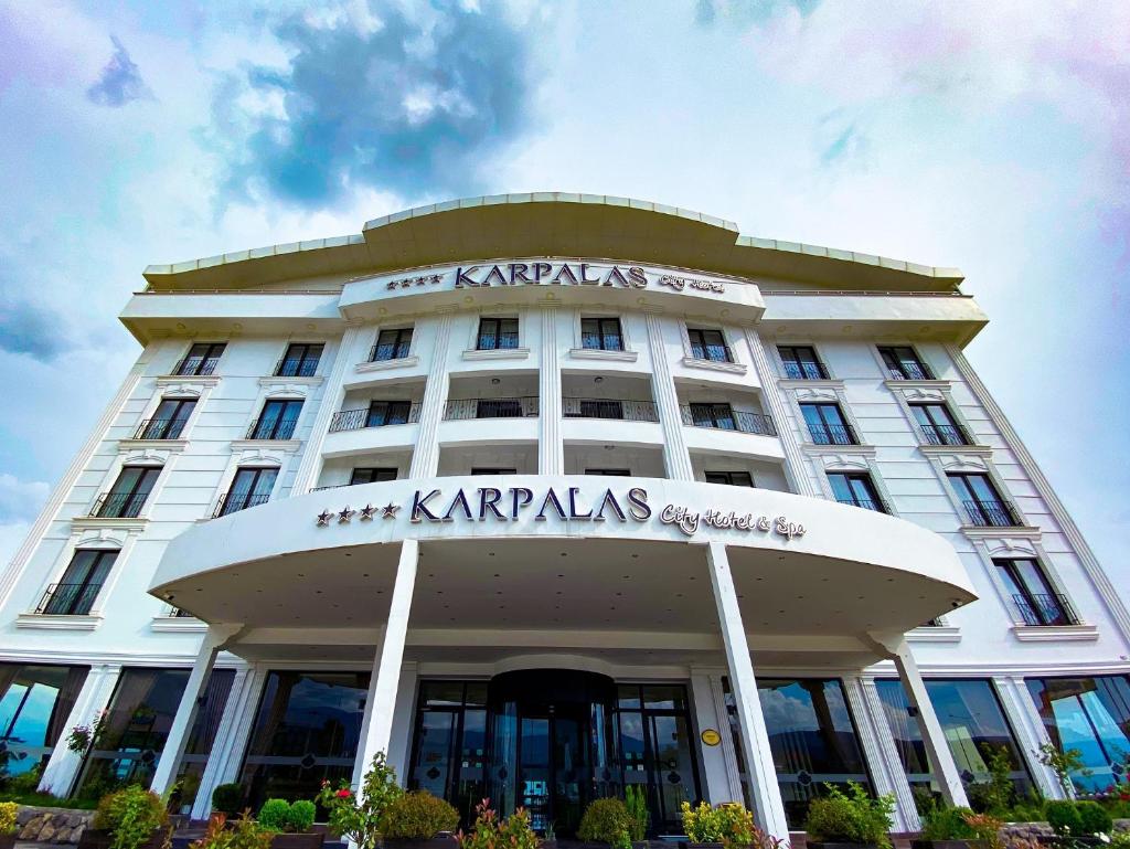 Karpalas City Hotel & Spa photo 1
