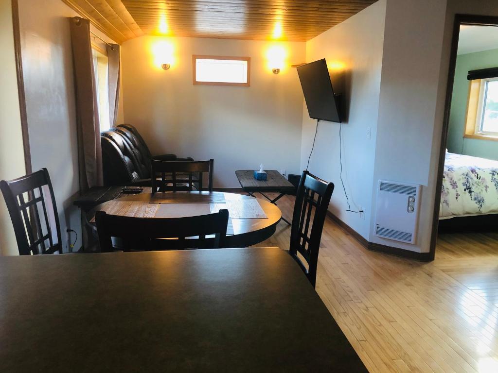 Midnight Sun Vacation Home photo 3