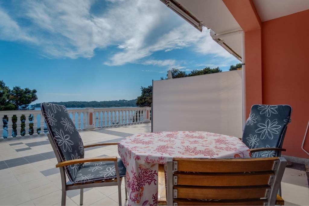 Apartments Villa Julija photo 2
