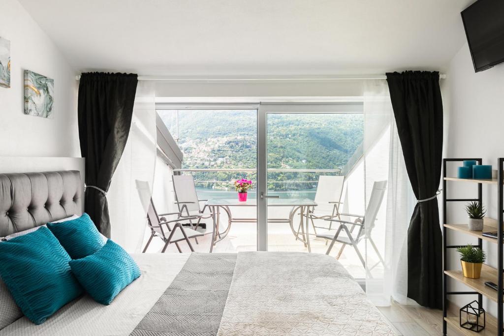 La Terrazza sul Lago di Como con garage photo 1