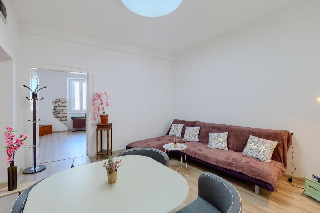 Large apartment in city centre Pula! photo 3