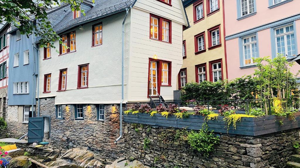 Monschau-Auszeit: Historisch wohnen direkt am Bach photo 3