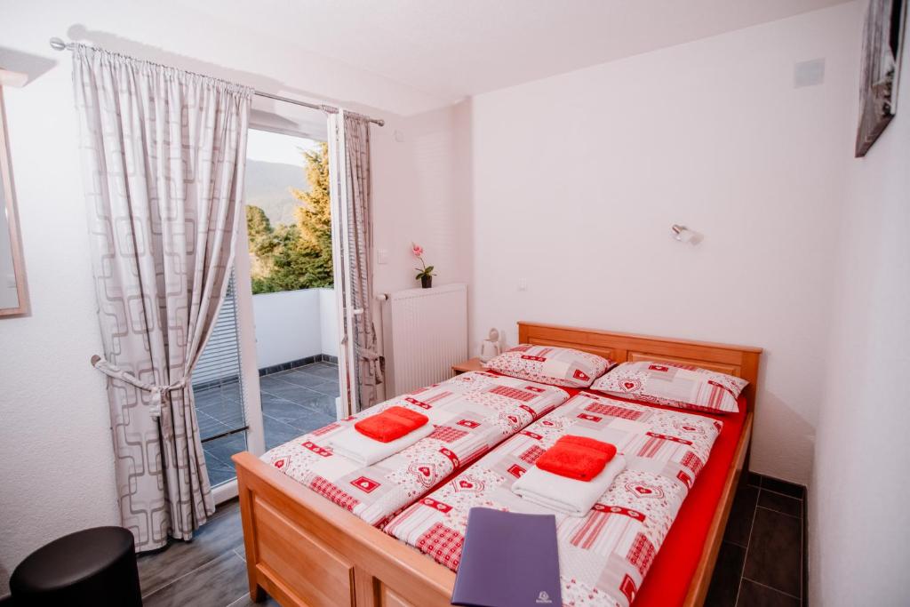 House Karakas photo 1