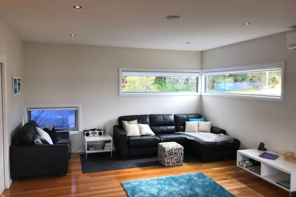 Amazing Ansons Bay Absolute Waterfront Beach House photo 1