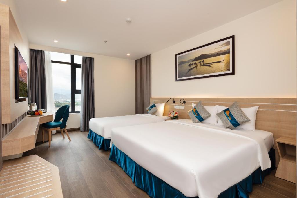 Трехместный (Трехместный номер Делюкс с видом на город), Lucky Sun Hotel