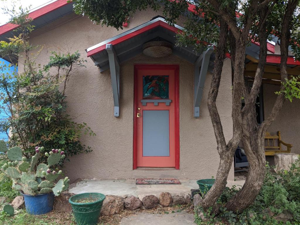 El Nopal Casita-Close to Sul Ross State University image