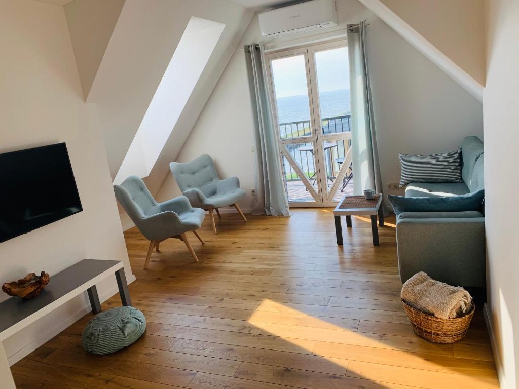 Lagoon Attic Apartment Pervalka photo 3