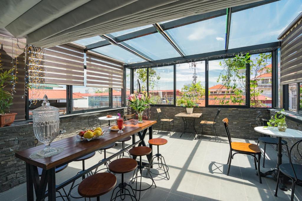 Narcissus Hotel & Apartment