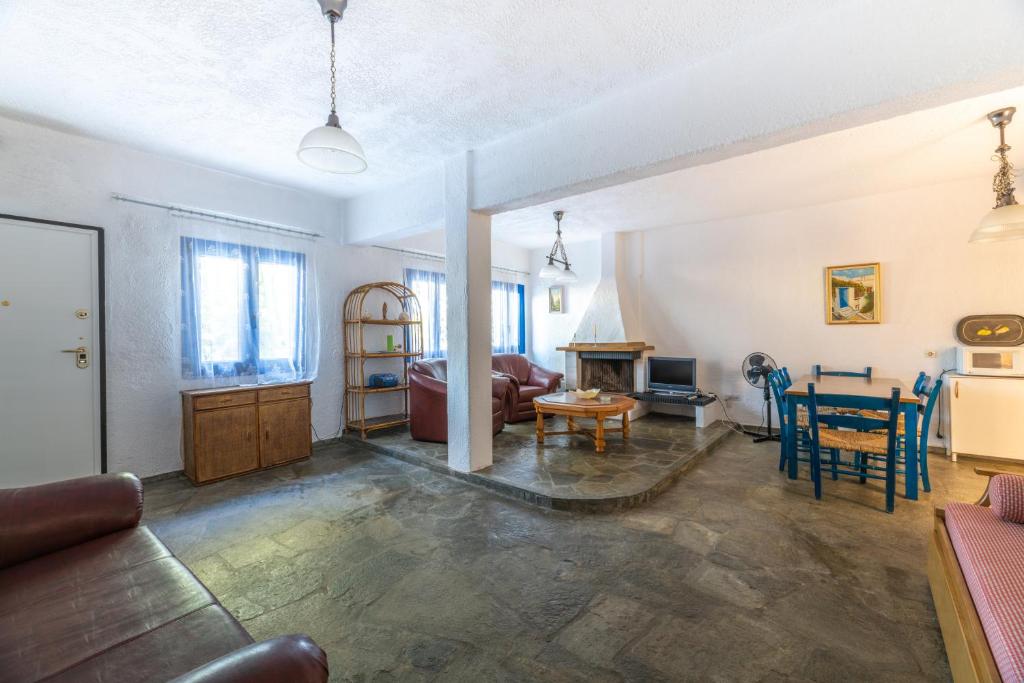 Golden sunset beach house photo 3