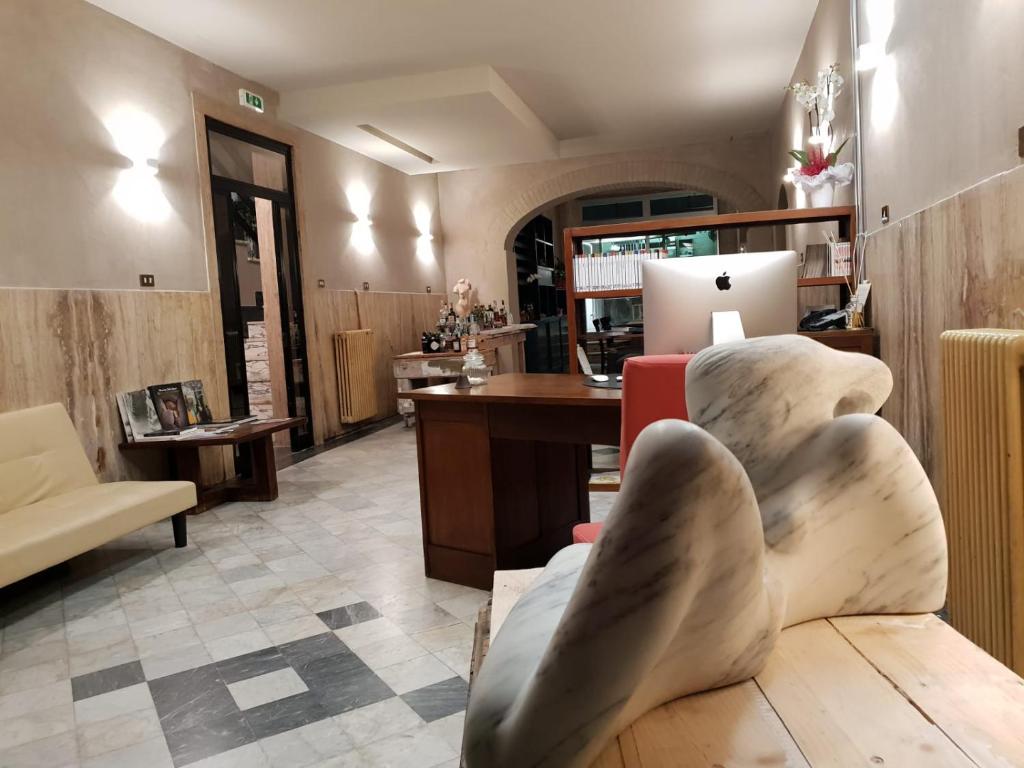 Art Hotel Pietrasanta photo 2