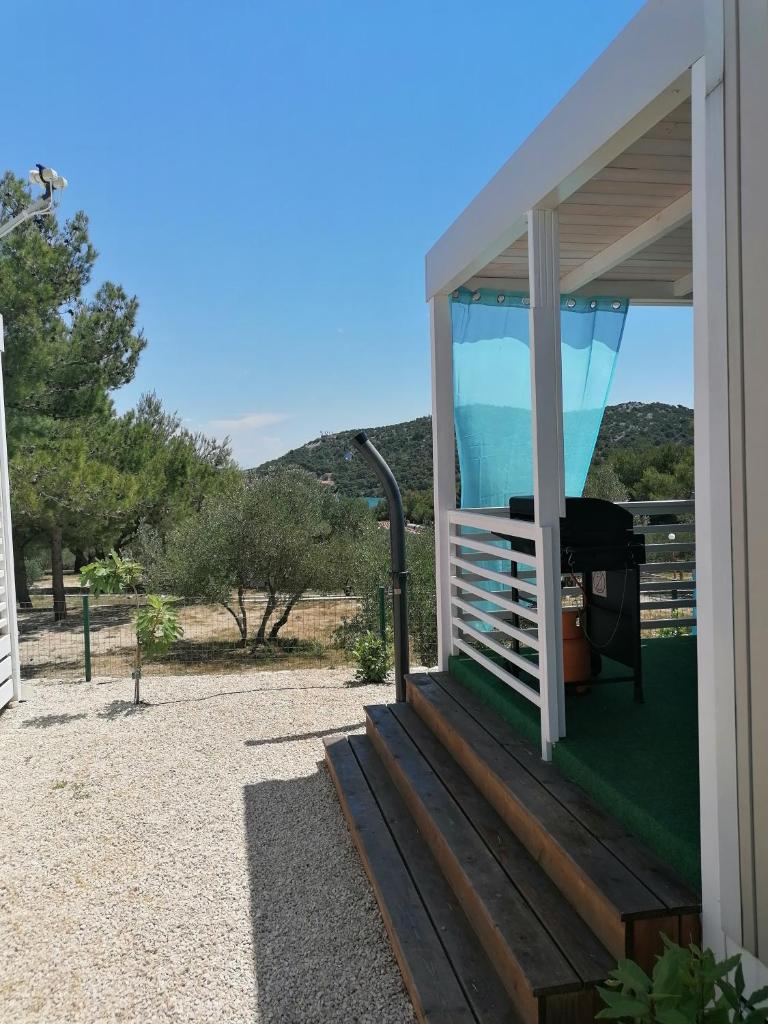 White-Pearl Mobile-Home photo 1