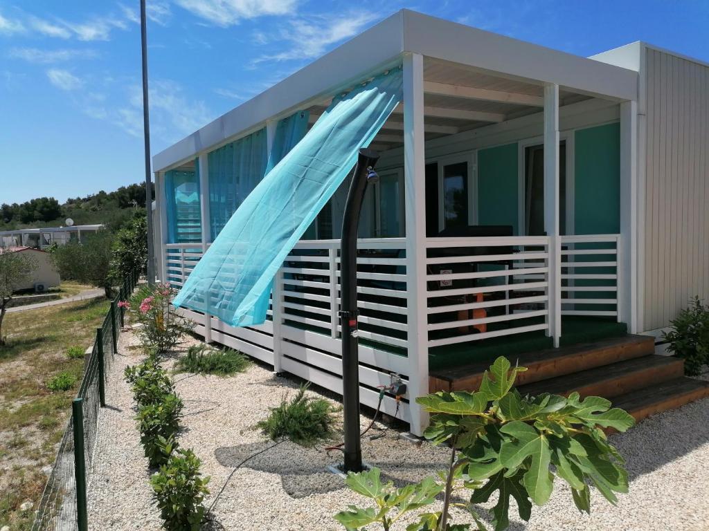 White-Pearl Mobile-Home photo 2