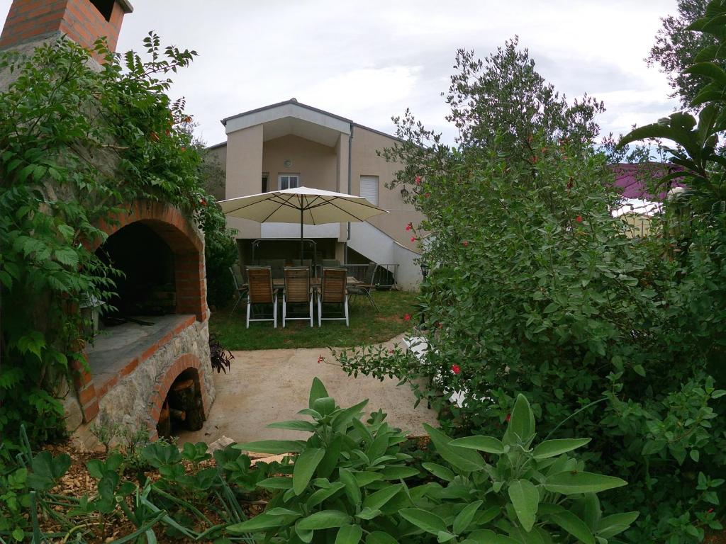 Apartments Nikolina photo 4