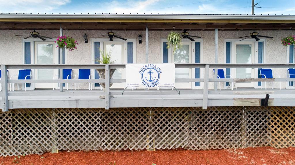 Darien Dockside Inn - Tap to explore photos
