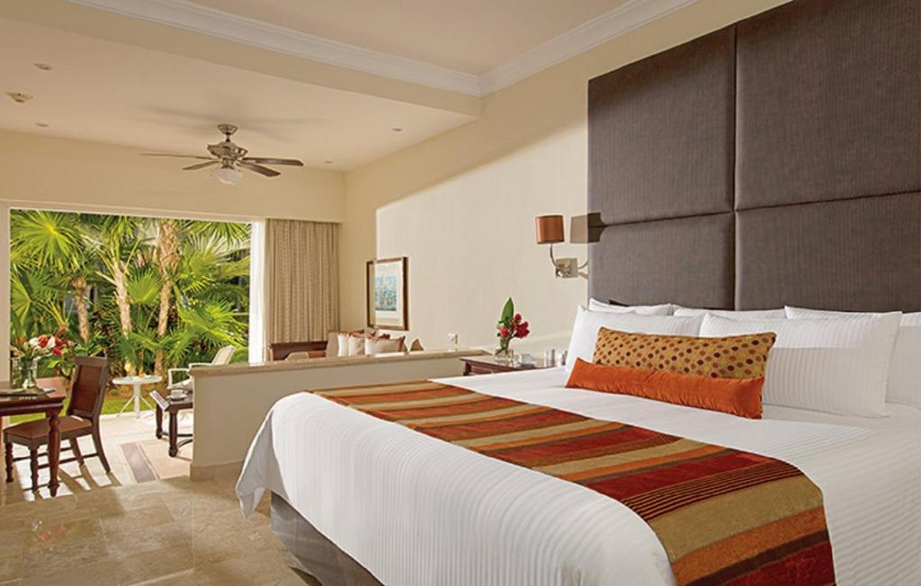 Сьюит (Полулюкс с кроватью размера «king-size», видом на сад и завтраком), Dreams Tulum Resort & Spa - All Inclusive