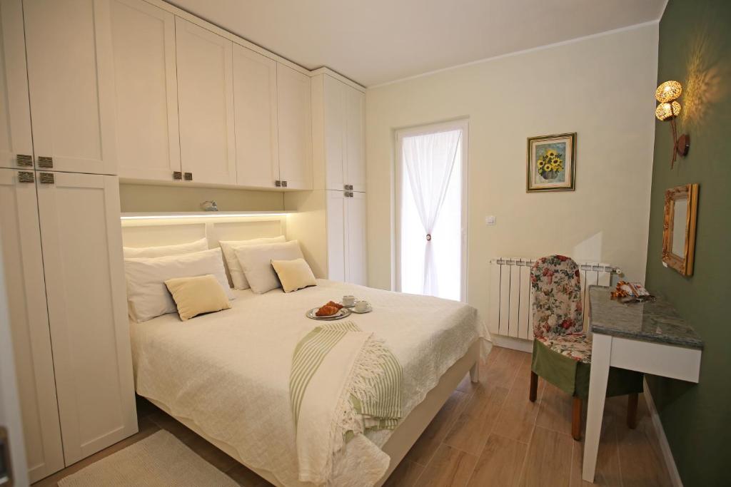 Apartments Paola photo 3