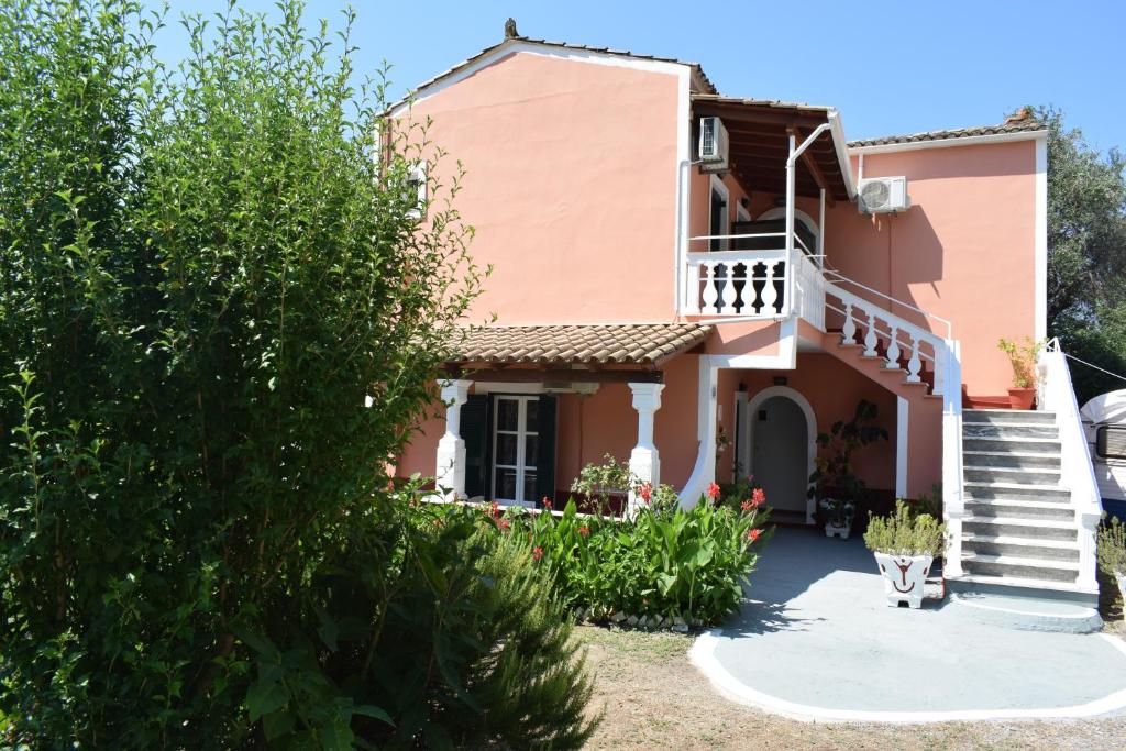 Lisipio Studios by Eleni photo 4