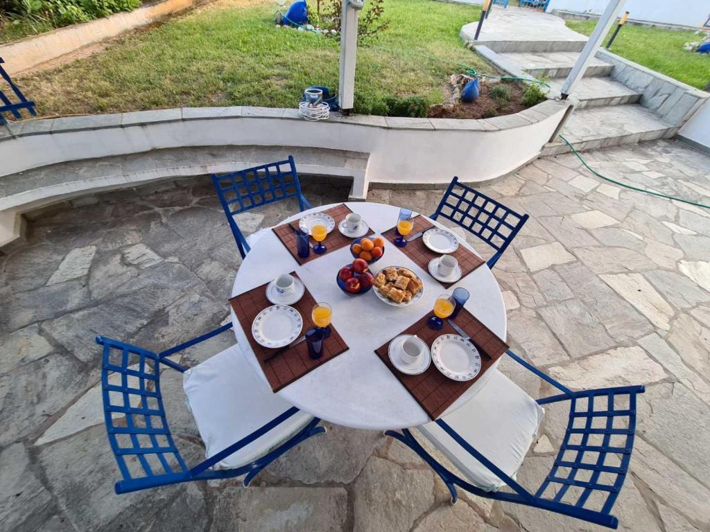 Wonderful house with private garden photo 1