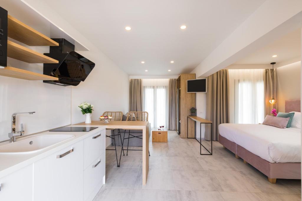 V Luxury Suites photo 3