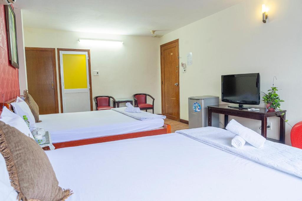 OYO 627 Long Son Hotel