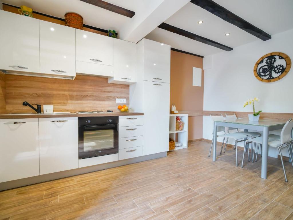 Apartment Ema by Interhome photo 3