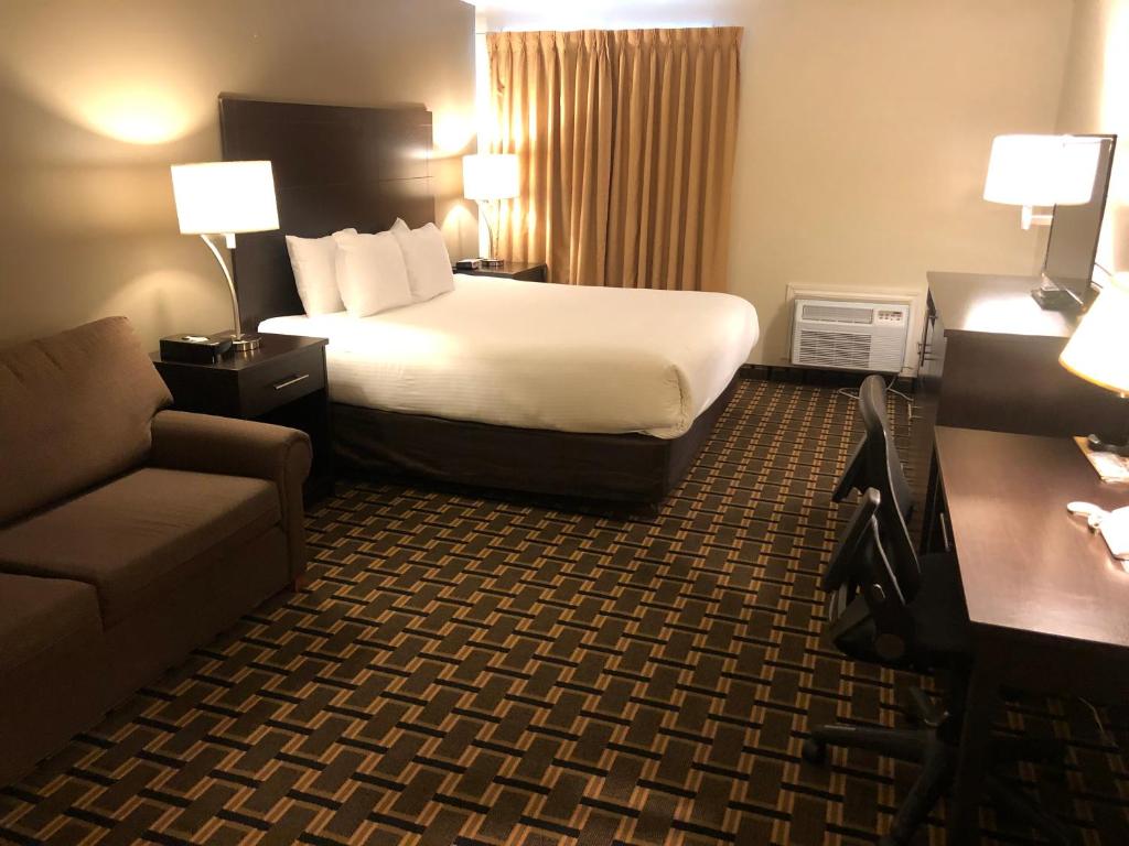 Ramada by Wyndham Lindsay photo 1