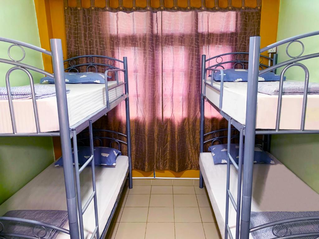 Семейный (6-местный семейный номер с собственной ванной комнатой), Snooze Inn @Dickson Road