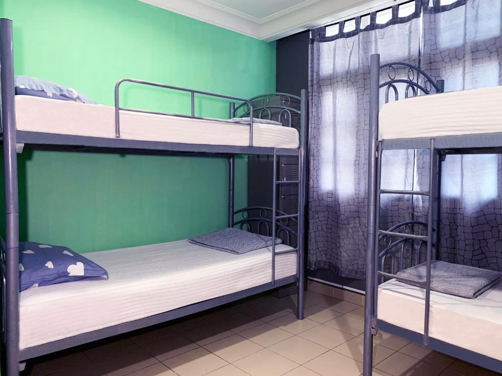 Семейный (6-местный семейный номер с собственной ванной комнатой), Snooze Inn @Dickson Road