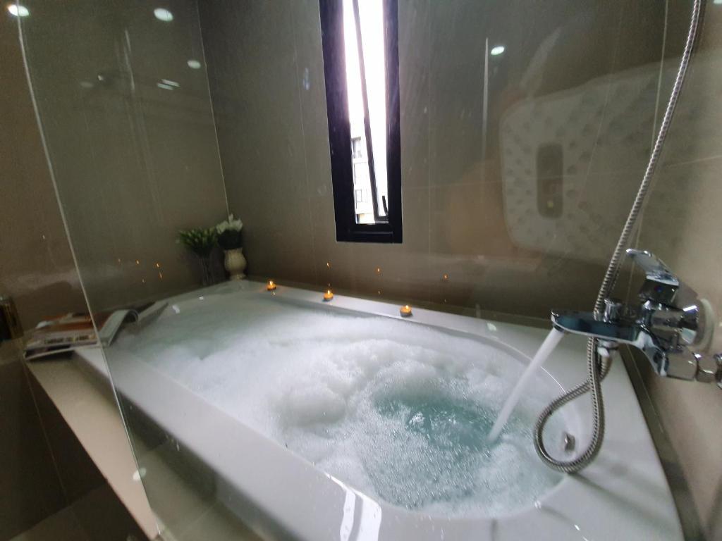 Spacious Family Suite 2BR 2Bath Nimman Maya - Tap to explore photos