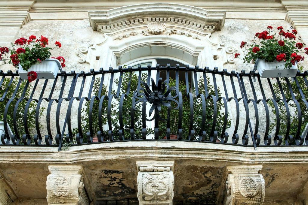 Terra del sole Ibla - Panoramic B&B - Tap to explore photos