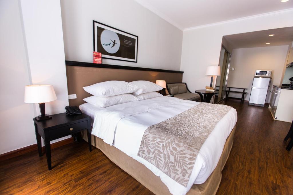 Двухместный (Suite Room - Stay & Dine Package), The Alcove Library Hotel