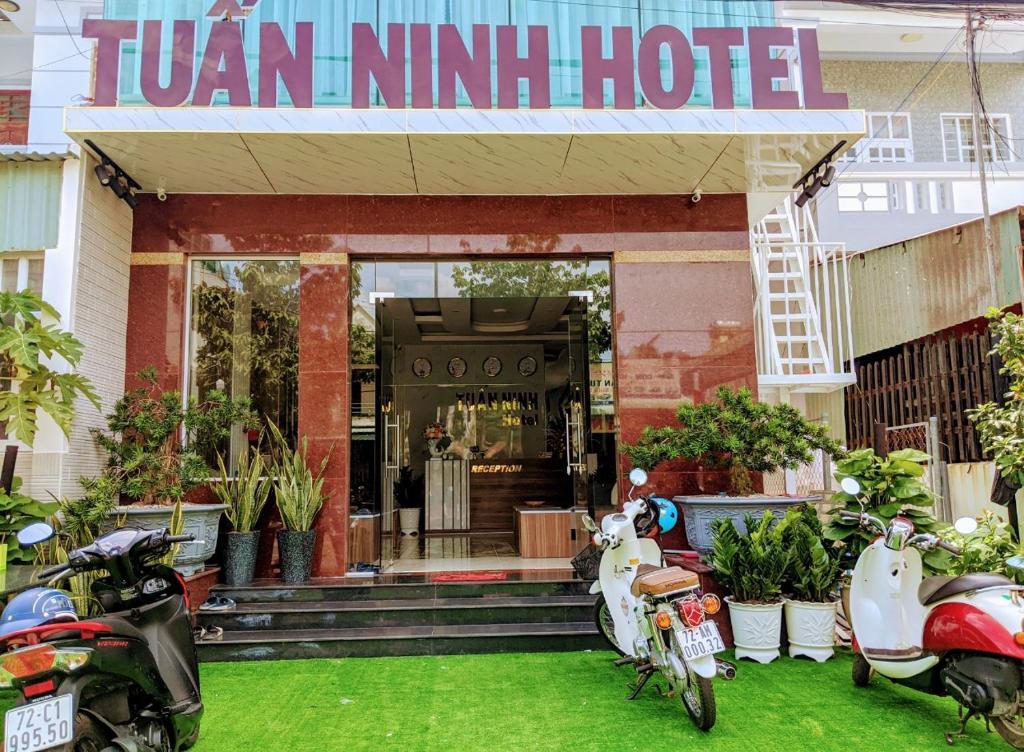 TUẤN NINH HOTEL