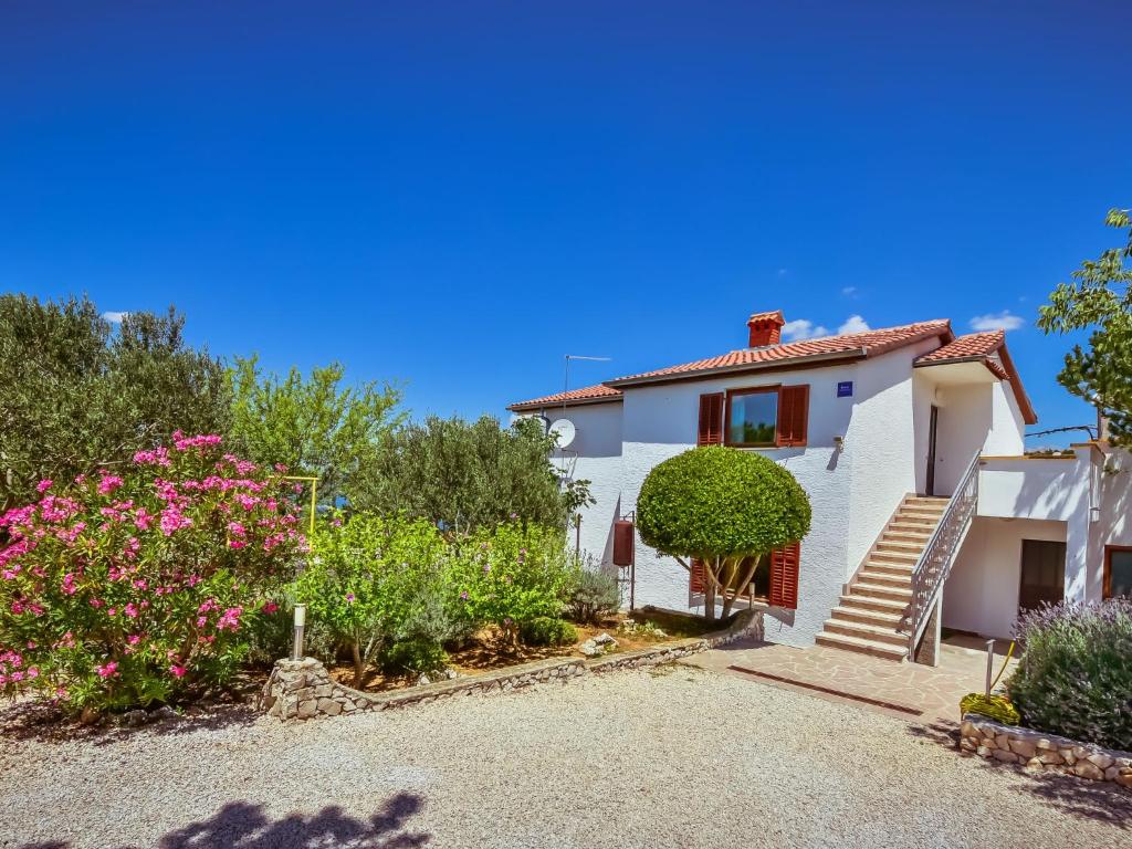 Holiday Home Kate by Interhome