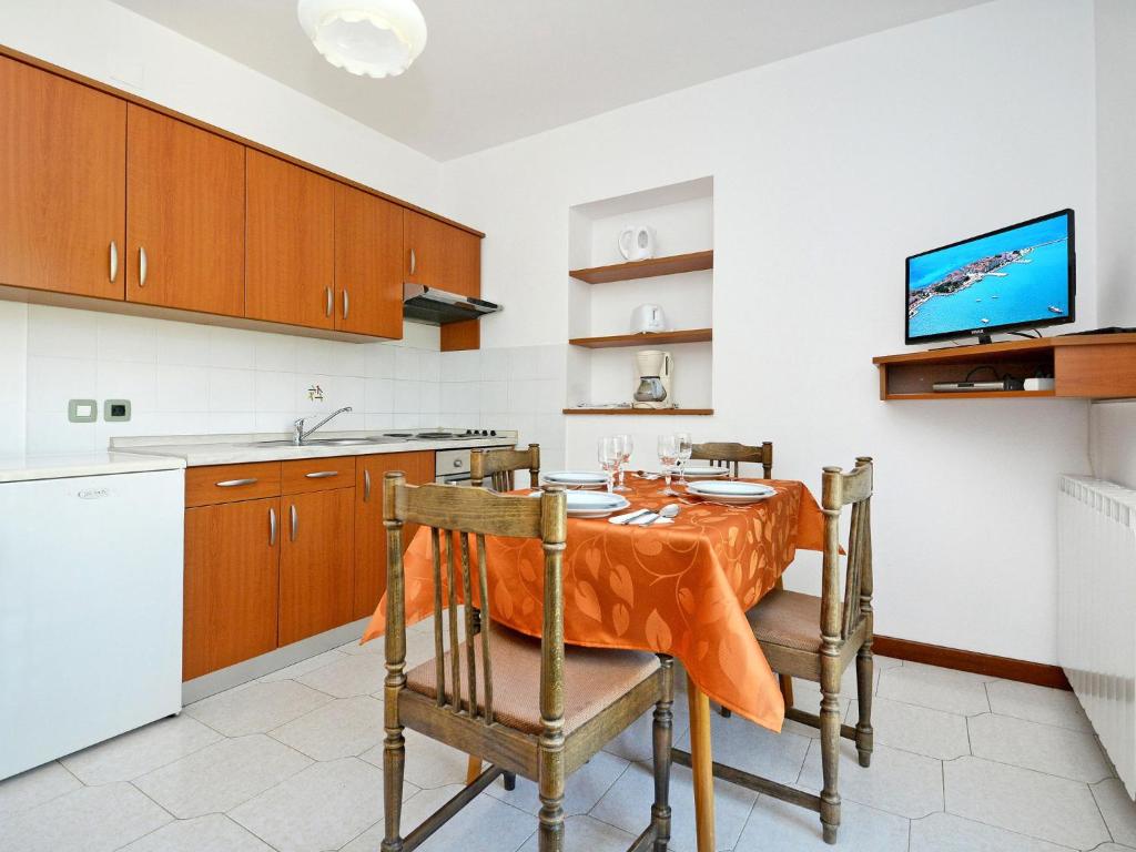Apartment Albina-2 by Interhome photo 1