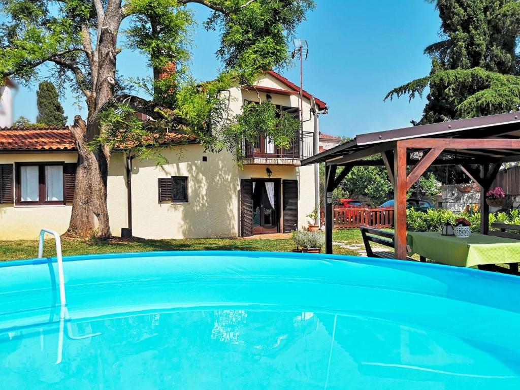 Holiday Home Sara - PRC136 by Interhome