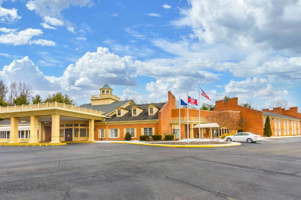 Quality Inn Radford-West Blacksburg I-81 photo 1