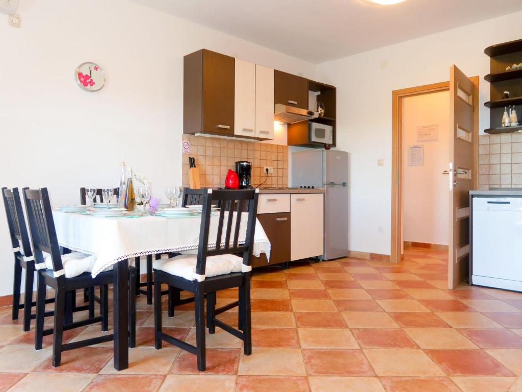 Apartment Urdih - KRK316 by Interhome photo 4