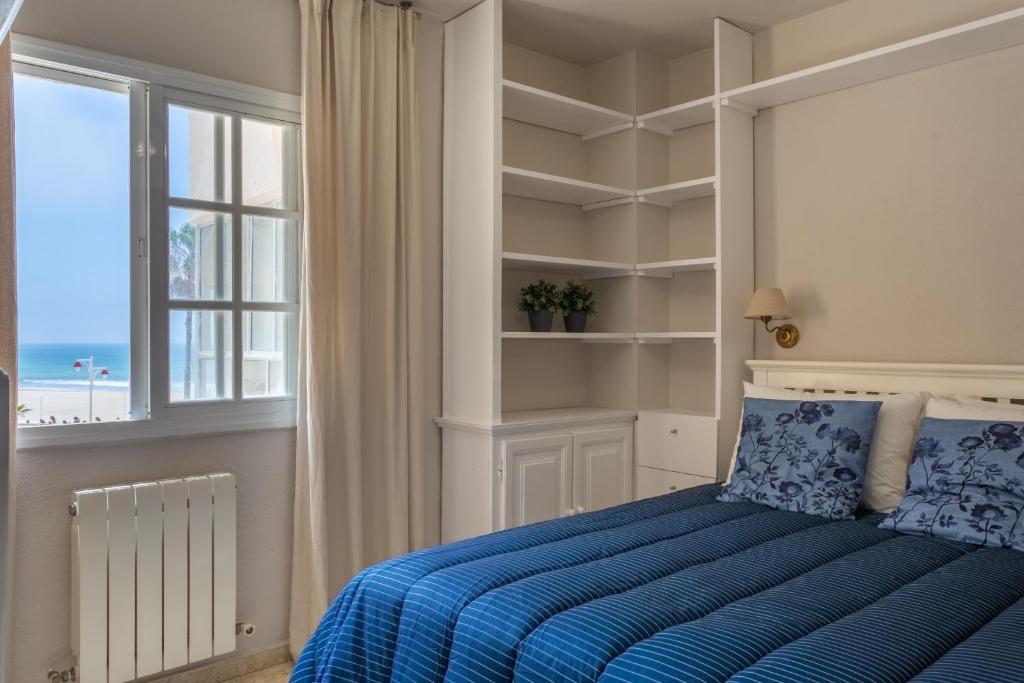 BLUE Atlantic Family Home by Cadiz4Rentals photo 1