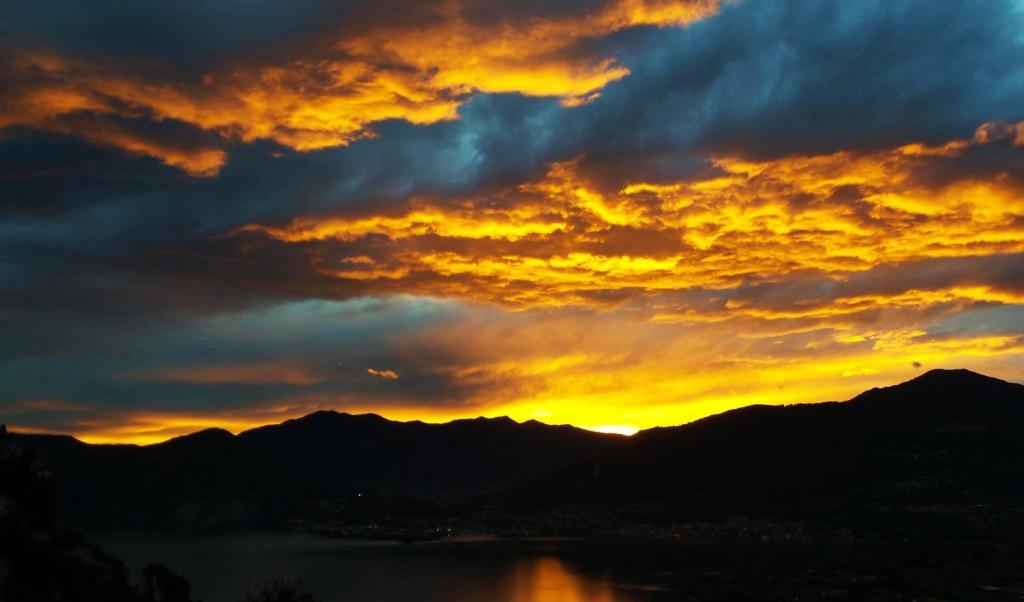 Tramonti e Lago photo 3