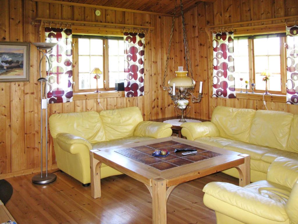 Chalet Vemhån Byn - HJD062 by Interhome photo 2