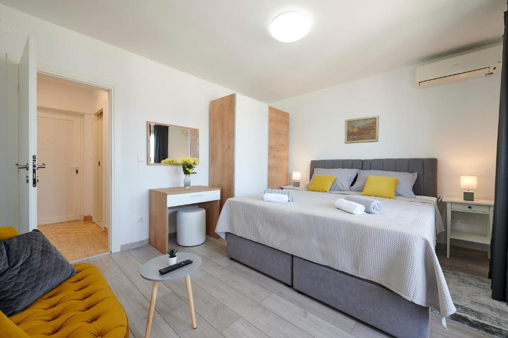 Apartment Stella old town Trogir, with balcony photo 1