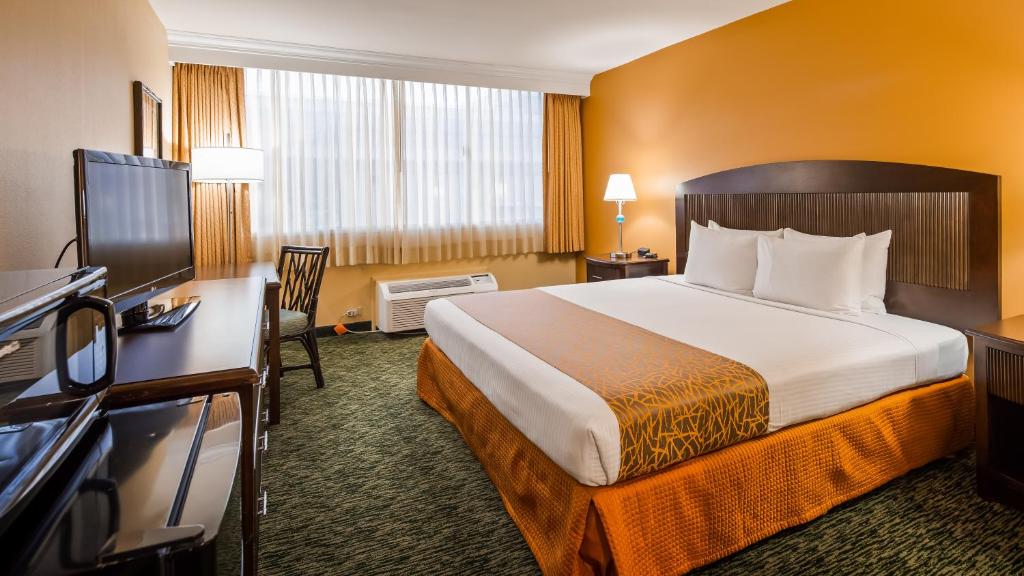 Четырехместный (Четырехместный номер), Airport Honolulu Hotel