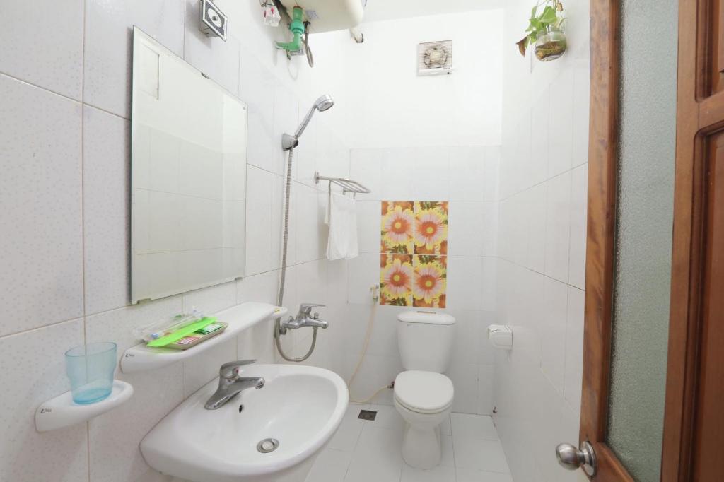 Двухместный (Номер Делюкс (для 2 взрослых и 1 ребенка)), Hotel Thanh Nga