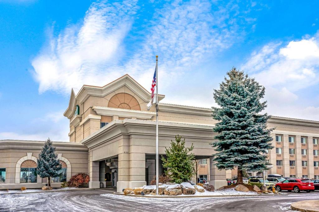 La Quinta Inn & Suites by Wyndham Coeur d`Alene image